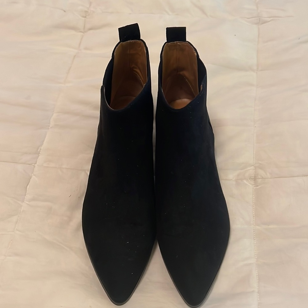 Fallon black faux microsuede boots Sz 8.5